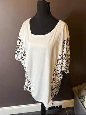 white birch Cream Scoop Neck Top with Leopard Print Sleeve Panels